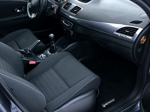 Рено Меган, объемом двигателя 1.5 л и пробегом 242 тыс. км за 9400 $, фото 2 на Automoto.ua