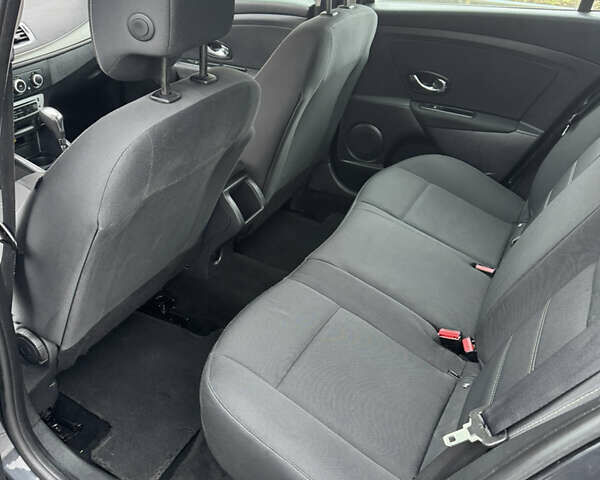 Рено Меган, объемом двигателя 1.5 л и пробегом 296 тыс. км за 7200 $, фото 6 на Automoto.ua
