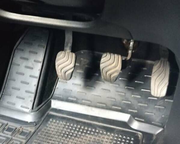 Рено Меган, об'ємом двигуна 1.5 л та пробігом 206 тис. км за 11970 $, фото 29 на Automoto.ua