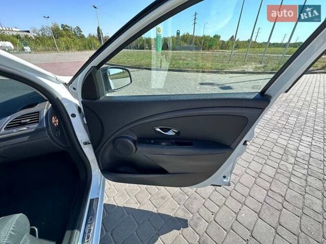 Рено Меган, объемом двигателя 1.49 л и пробегом 198 тыс. км за 10600 $, фото 29 на Automoto.ua