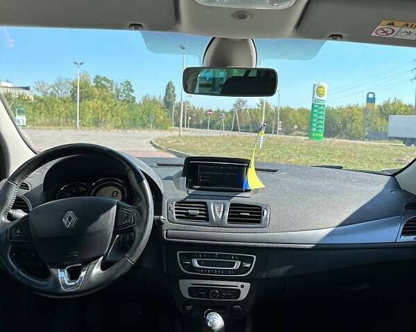 Рено Меган, объемом двигателя 1.49 л и пробегом 198 тыс. км за 10600 $, фото 28 на Automoto.ua