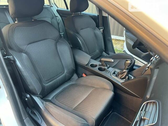 Рено Меган, объемом двигателя 1.5 л и пробегом 240 тыс. км за 12800 $, фото 28 на Automoto.ua