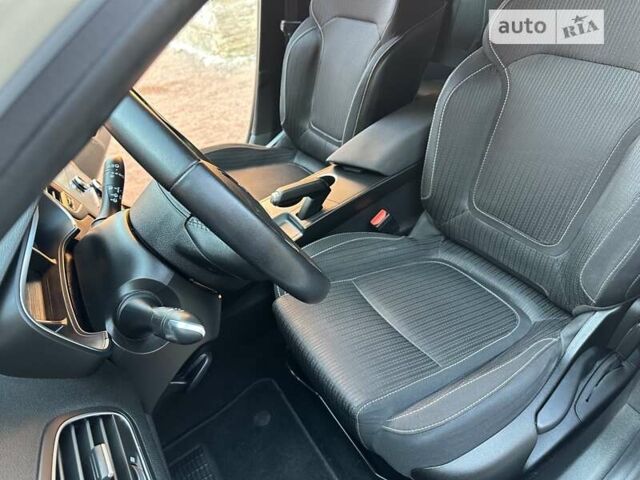 Рено Меган, объемом двигателя 1.5 л и пробегом 240 тыс. км за 12800 $, фото 27 на Automoto.ua