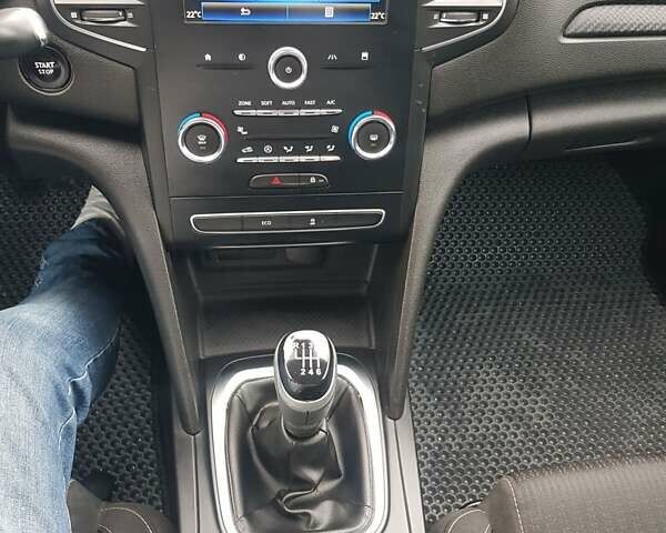 Рено Меган, объемом двигателя 1.46 л и пробегом 252 тыс. км за 10999 $, фото 15 на Automoto.ua