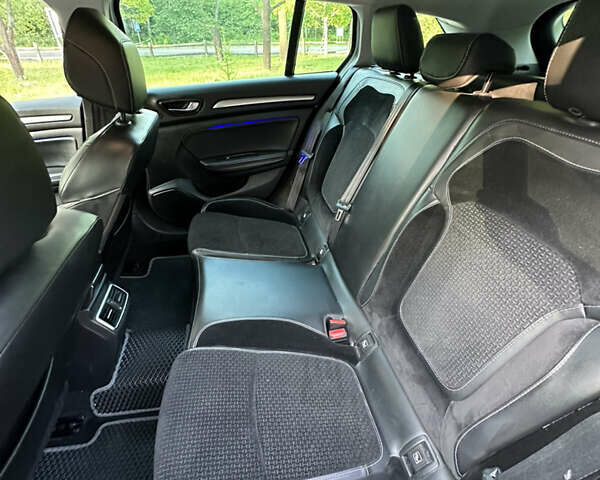Рено Меган, объемом двигателя 1.5 л и пробегом 260 тыс. км за 11000 $, фото 60 на Automoto.ua