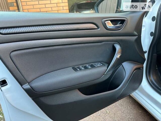 Рено Меган, объемом двигателя 1.5 л и пробегом 240 тыс. км за 12800 $, фото 37 на Automoto.ua
