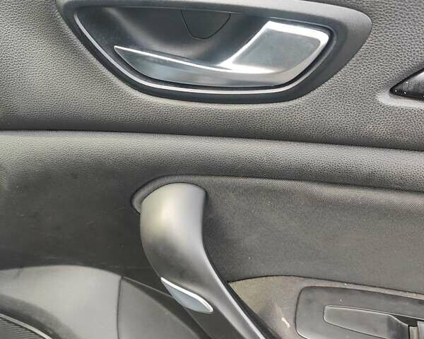 Рено Меган, объемом двигателя 1.5 л и пробегом 250 тыс. км за 12100 $, фото 10 на Automoto.ua