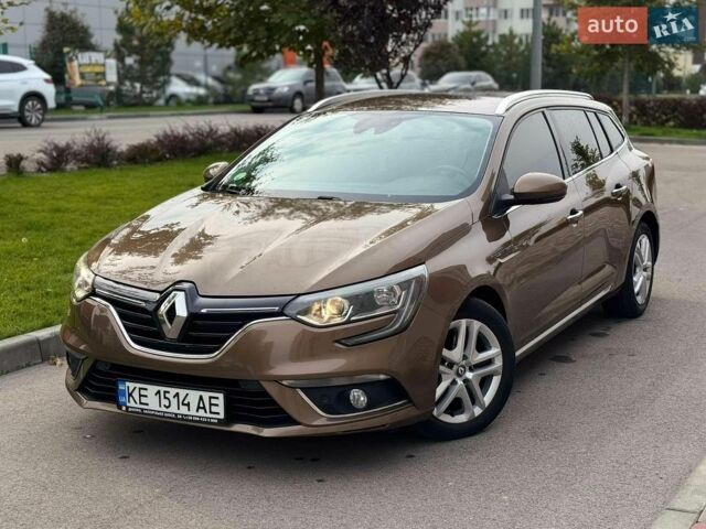 Рено Меган, объемом двигателя 1.5 л и пробегом 247 тыс. км за 12500 $, фото 2 на Automoto.ua