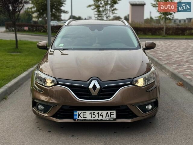 Рено Меган, объемом двигателя 1.5 л и пробегом 247 тыс. км за 12500 $, фото 1 на Automoto.ua