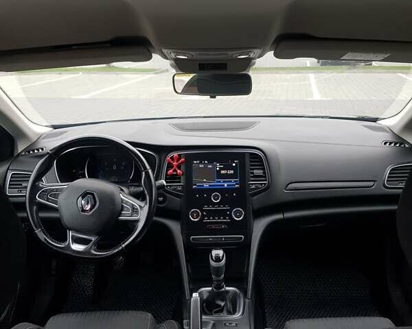 Рено Меган, объемом двигателя 1.46 л и пробегом 252 тыс. км за 10999 $, фото 13 на Automoto.ua