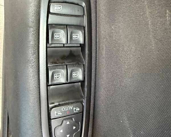 Рено Меган, объемом двигателя 1.5 л и пробегом 350 тыс. км за 10490 $, фото 16 на Automoto.ua