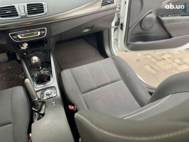 Рено Меган, объемом двигателя 1.5 л и пробегом 130 тыс. км за 10500 $, фото 23 на Automoto.ua
