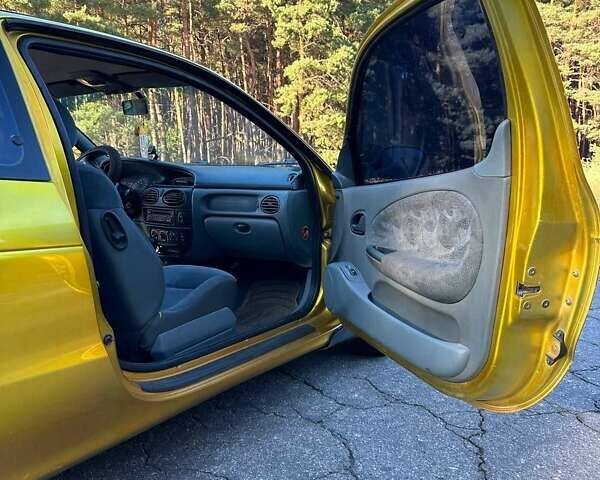 Жовтий Рено Меган, об'ємом двигуна 2 л та пробігом 235 тис. км за 2800 $, фото 14 на Automoto.ua
