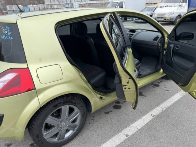 Желтый Рено Меган, объемом двигателя 1.4 л и пробегом 283 тыс. км за 4900 $, фото 4 на Automoto.ua