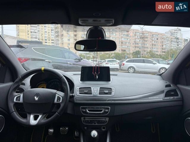 Желтый Рено Меган, объемом двигателя 2 л и пробегом 172 тыс. км за 9490 $, фото 12 на Automoto.ua