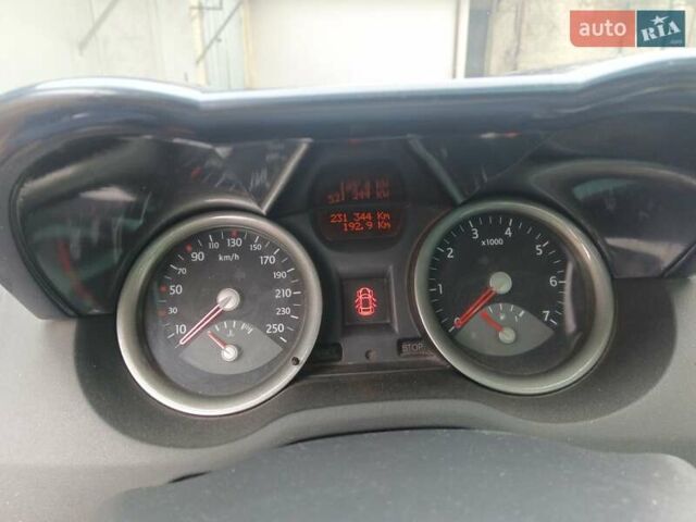 Жовтий Рено Меган, об'ємом двигуна 1.6 л та пробігом 231 тис. км за 5000 $, фото 3 на Automoto.ua