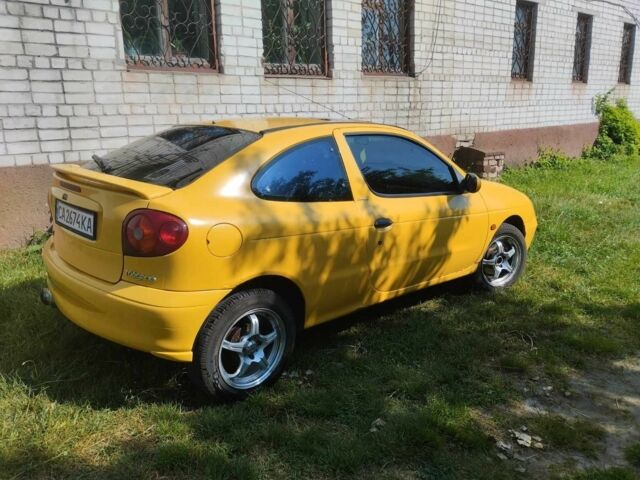 Жовтий Рено Меган, об'ємом двигуна 1.4 л та пробігом 360 тис. км за 2900 $, фото 2 на Automoto.ua