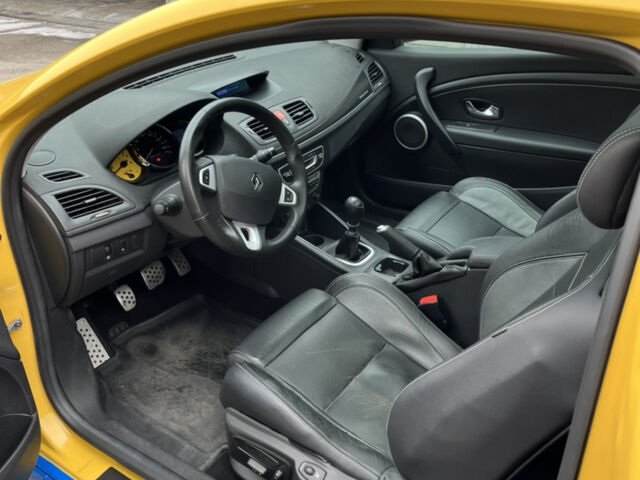 Жовтий Рено Меган, об'ємом двигуна 2 л та пробігом 70 тис. км за 13300 $, фото 10 на Automoto.ua