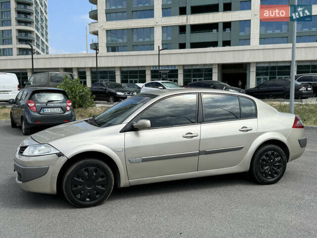 Желтый Рено Меган, объемом двигателя 1.46 л и пробегом 418 тыс. км за 2999 $, фото 2 на Automoto.ua