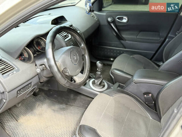 Желтый Рено Меган, объемом двигателя 1.46 л и пробегом 418 тыс. км за 2999 $, фото 5 на Automoto.ua