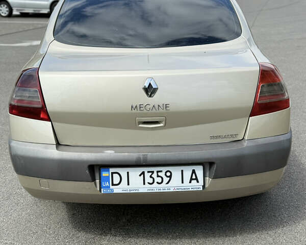 Желтый Рено Меган, объемом двигателя 1.46 л и пробегом 418 тыс. км за 2999 $, фото 1 на Automoto.ua