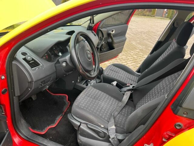 Жовтий Рено Меган, об'ємом двигуна 1.6 л та пробігом 185 тис. км за 4200 $, фото 5 на Automoto.ua