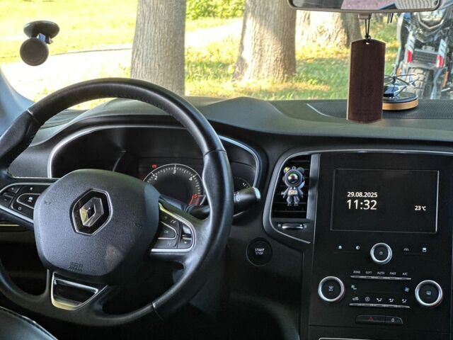 Желтый Рено Меган, объемом двигателя 1.5 л и пробегом 274 тыс. км за 12499 $, фото 8 на Automoto.ua