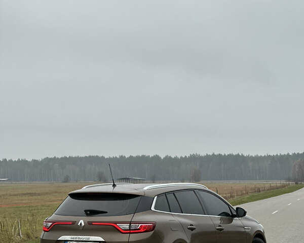 Желтый Рено Меган, объемом двигателя 1.46 л и пробегом 274 тыс. км за 12500 $, фото 4 на Automoto.ua