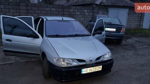 Сірий Рено Меган, об'ємом двигуна 1.4 л та пробігом 362 тис. км за 1750 $, фото 2 на Automoto.ua