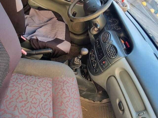 Рено Меган 1996 в Каменское - Днепродзержинск на Automoto.ua Серый Рено Меган, объемом двигателя 0 л и пробегом 360 тыс. км за 1700 $, фото 6 на Automoto.ua