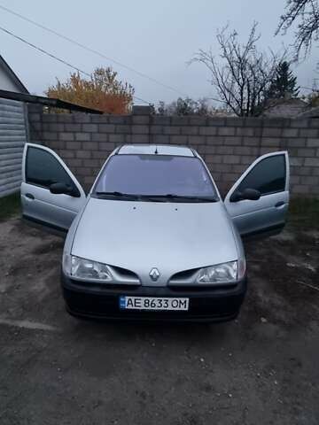 Сірий Рено Меган, об'ємом двигуна 1.4 л та пробігом 362 тис. км за 1750 $, фото 1 на Automoto.ua