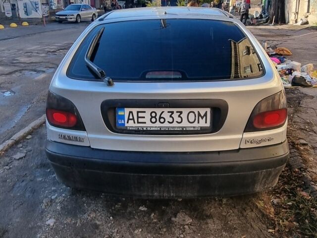 Рено Меган 1996 в Каменское - Днепродзержинск на Automoto.ua Серый Рено Меган, объемом двигателя 0 л и пробегом 360 тыс. км за 1700 $, фото 2 на Automoto.ua