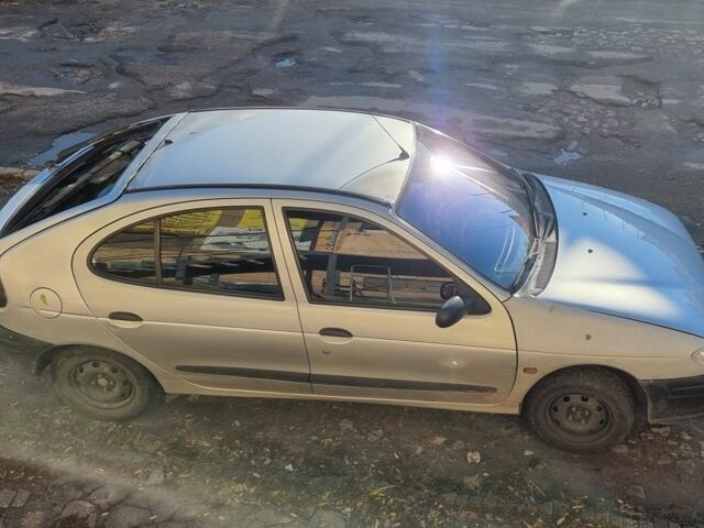Рено Меган 1996 в Каменское - Днепродзержинск на Automoto.ua Серый Рено Меган, объемом двигателя 0 л и пробегом 360 тыс. км за 1700 $, фото 1 на Automoto.ua