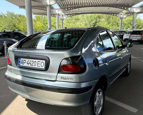 Серый Рено Меган, объемом двигателя 1.6 л и пробегом 260 тыс. км за 2400 $, фото 5 на Automoto.ua