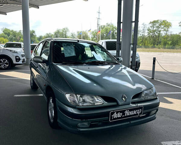 Серый Рено Меган, объемом двигателя 1.6 л и пробегом 260 тыс. км за 2400 $, фото 7 на Automoto.ua