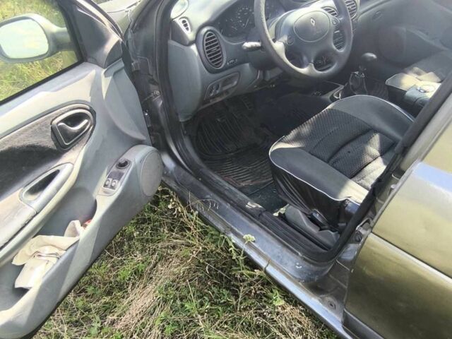 Серый Рено Меган, объемом двигателя 0 л и пробегом 1000 тыс. км за 2200 $, фото 5 на Automoto.ua