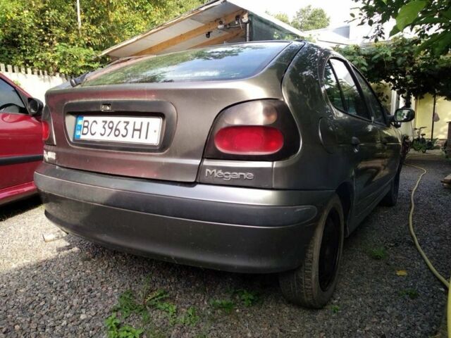 Серый Рено Меган, объемом двигателя 1.4 л и пробегом 300 тыс. км за 1200 $, фото 4 на Automoto.ua