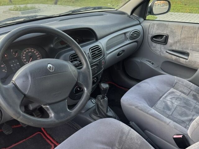 Серый Рено Меган, объемом двигателя 1.6 л и пробегом 150 тыс. км за 1600 $, фото 8 на Automoto.ua