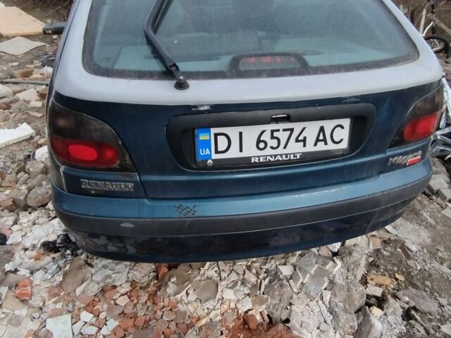 Серый Рено Меган, объемом двигателя 1.6 л и пробегом 300 тыс. км за 900 $, фото 4 на Automoto.ua