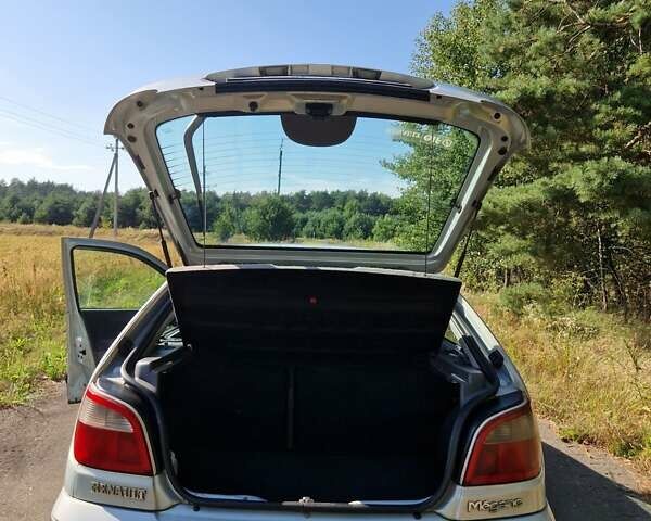 Сірий Рено Меган, об'ємом двигуна 1.6 л та пробігом 226 тис. км за 2000 $, фото 5 на Automoto.ua