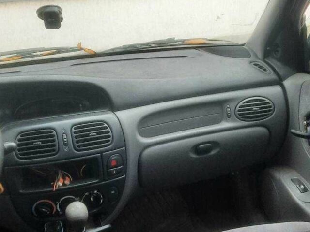 Серый Рено Меган, объемом двигателя 1.4 л и пробегом 320 тыс. км за 900 $, фото 10 на Automoto.ua