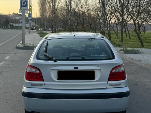 Серый Рено Меган, объемом двигателя 1.6 л и пробегом 150 тыс. км за 1600 $, фото 5 на Automoto.ua