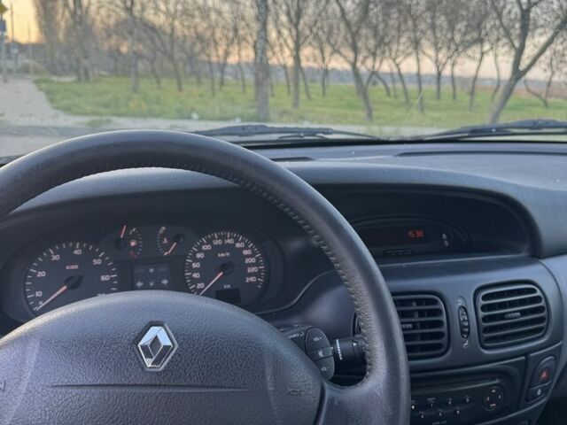 Серый Рено Меган, объемом двигателя 1.6 л и пробегом 150 тыс. км за 1600 $, фото 11 на Automoto.ua