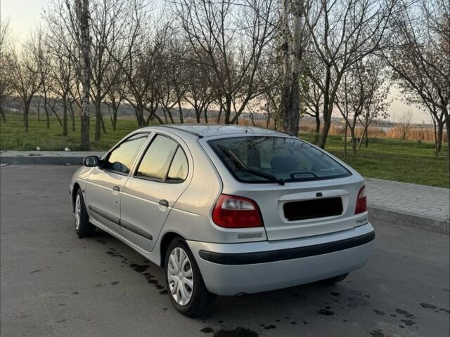 Серый Рено Меган, объемом двигателя 1.6 л и пробегом 150 тыс. км за 1600 $, фото 4 на Automoto.ua