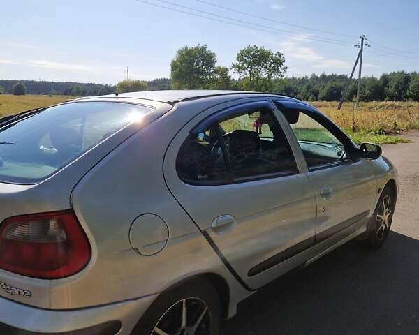 Сірий Рено Меган, об'ємом двигуна 1.6 л та пробігом 226 тис. км за 2000 $, фото 2 на Automoto.ua