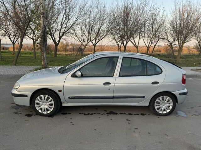 Серый Рено Меган, объемом двигателя 1.6 л и пробегом 150 тыс. км за 1600 $, фото 3 на Automoto.ua