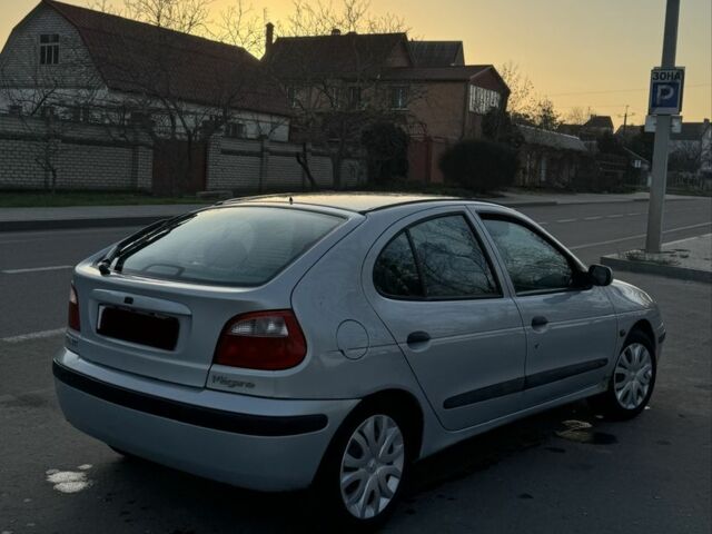 Серый Рено Меган, объемом двигателя 1.6 л и пробегом 150 тыс. км за 1600 $, фото 6 на Automoto.ua