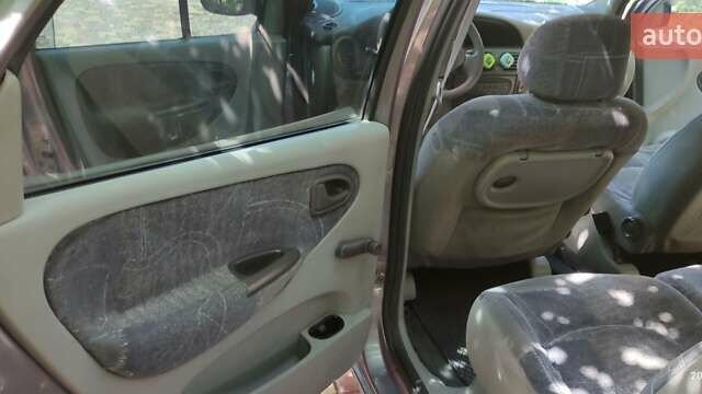 Сірий Рено Меган, об'ємом двигуна 1.6 л та пробігом 310 тис. км за 3500 $, фото 3 на Automoto.ua