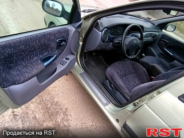 Серый Рено Меган, объемом двигателя 1.6 л и пробегом 280 тыс. км за 3950 $, фото 9 на Automoto.ua