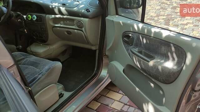 Сірий Рено Меган, об'ємом двигуна 1.6 л та пробігом 310 тис. км за 3500 $, фото 7 на Automoto.ua